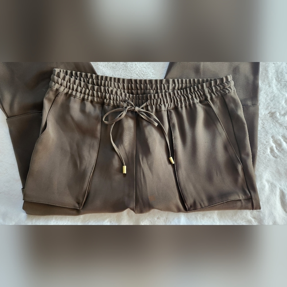 H&M Green Cargo pant - Size 8